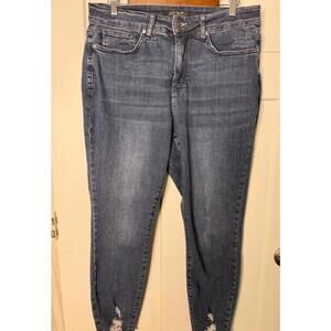 Judy Blue distressed size 14W skinny cropped/ankle length raw hem medium wash